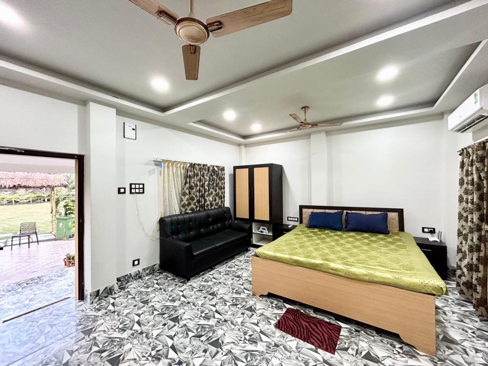 Palli Bangla Resort, Near Ruby Hospital, Anandapur Калькутта Экстерьер фото