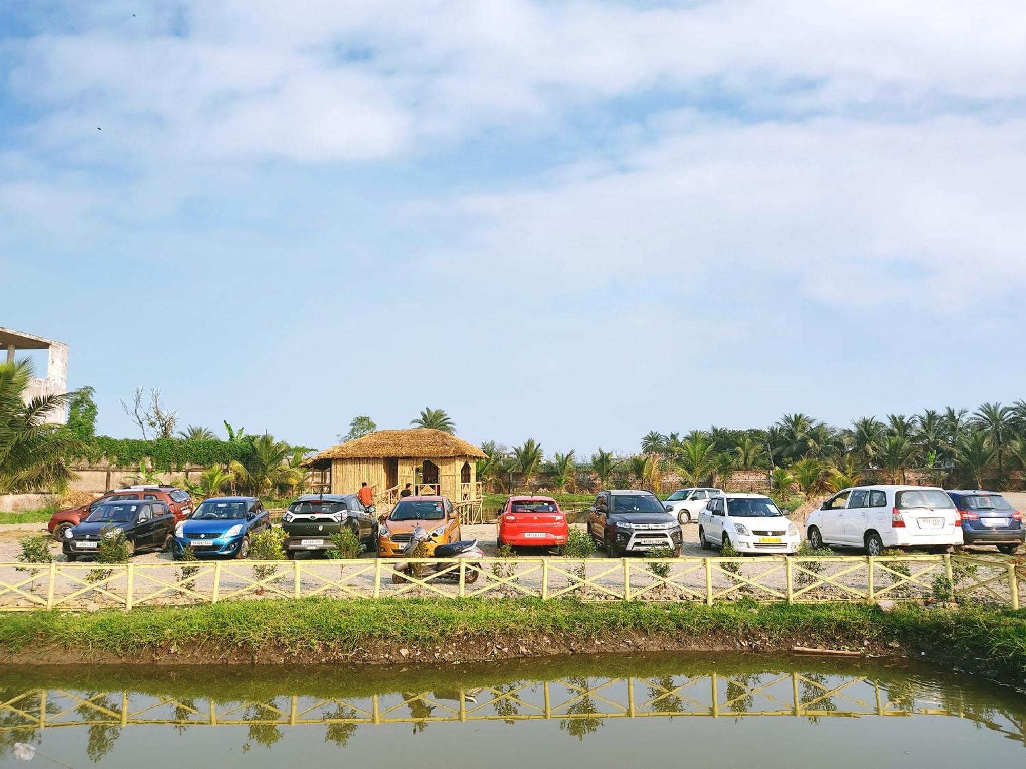 Palli Bangla Resort, Near Ruby Hospital, Anandapur Калькутта Экстерьер фото