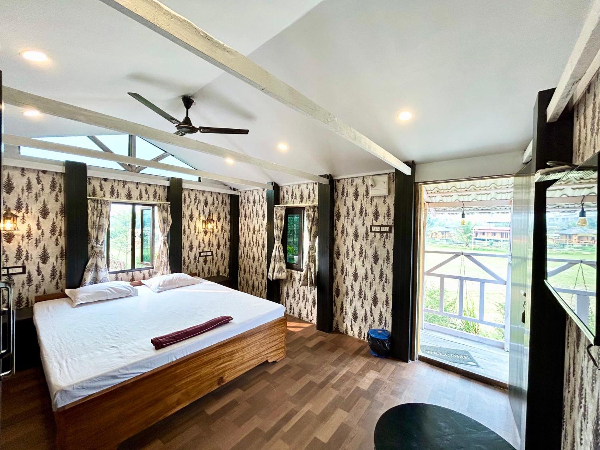 Palli Bangla Resort, Near Ruby Hospital, Anandapur Калькутта Экстерьер фото